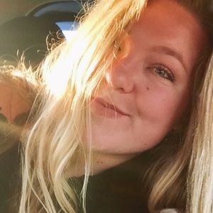 Meet your Posher, Devyn